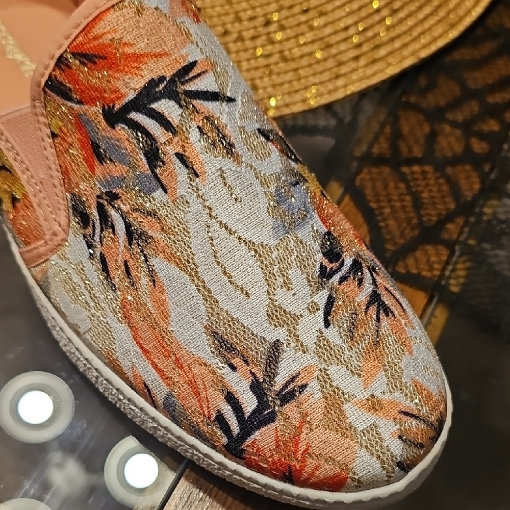 Serengeti Multicolor Floral Espadrilles - Picture 3 of 6
